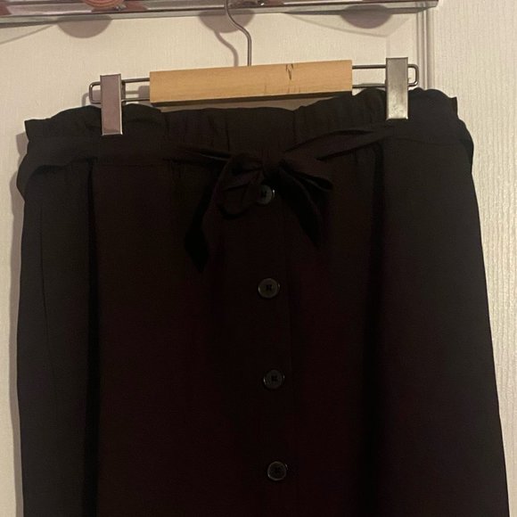 Skirt - Picture 2 of 3